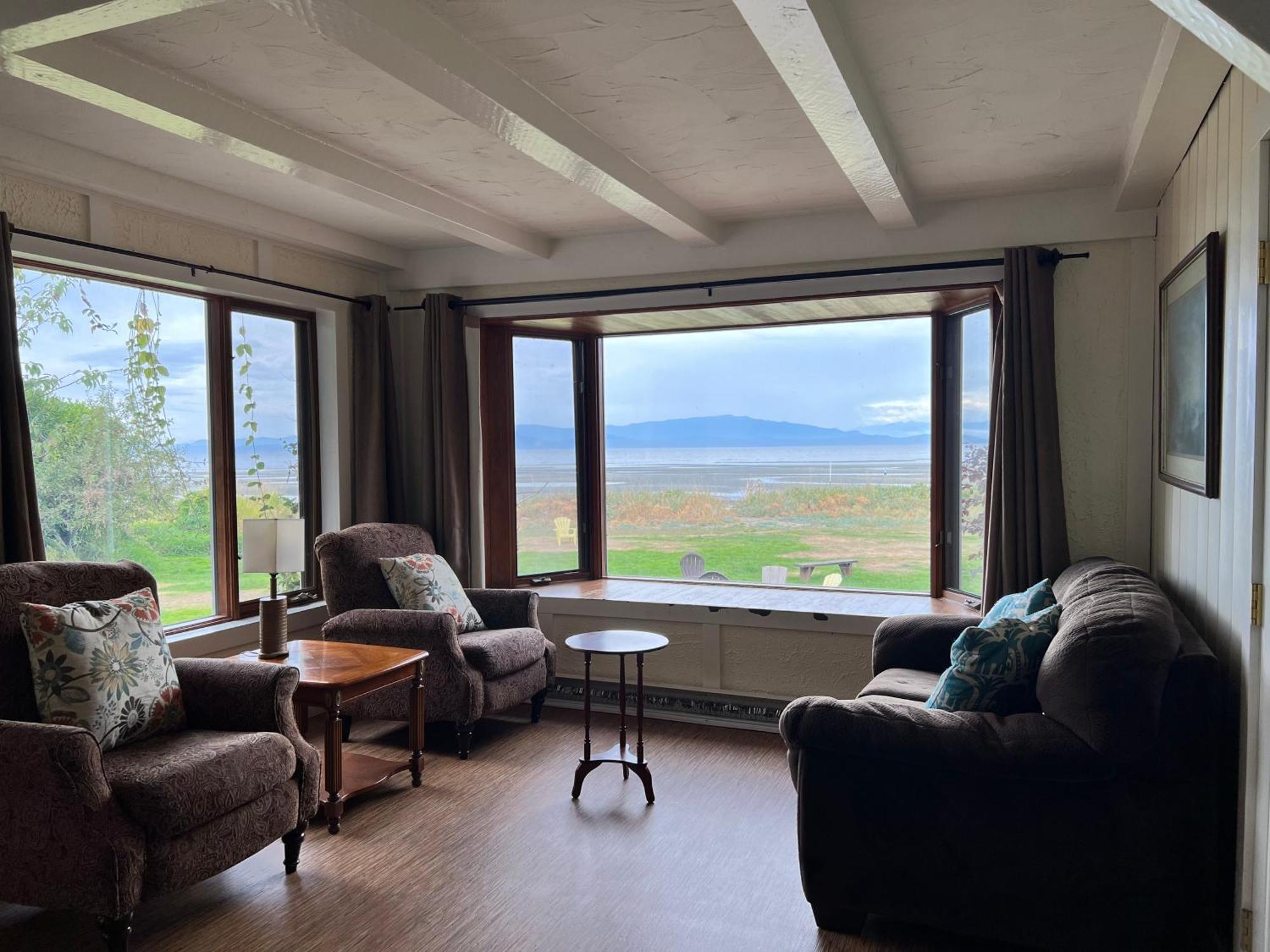 Sea Edge Motel Parksville Eksteriør billede